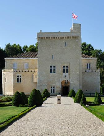Château La Tour Carnet